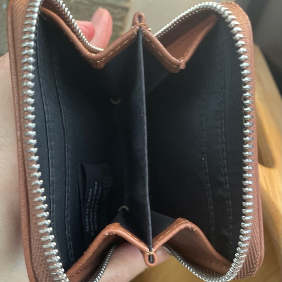 NWT Kenneth Cole Recation tote City Small zip Wallet /Cognac - Picture 4 of 6